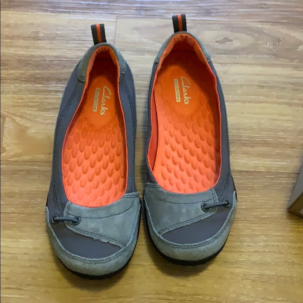 New in box Clark’s flats size 5